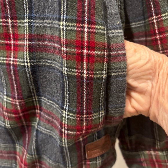 LL BEAN SLIGHTLY FITTED COTTON RED GREY PLAID HOODED SHIRT JACKET M REGULAR - Picture 7 of 15